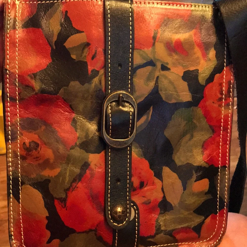 Patricia Nash Venezia Pouch rose floral print zip purse slim crossbody bag EUC